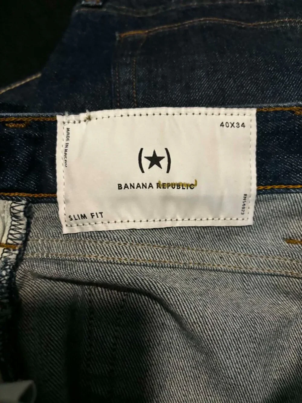 Banana Republic Men’s Slim Fit Dark Wash Jeans 40x34